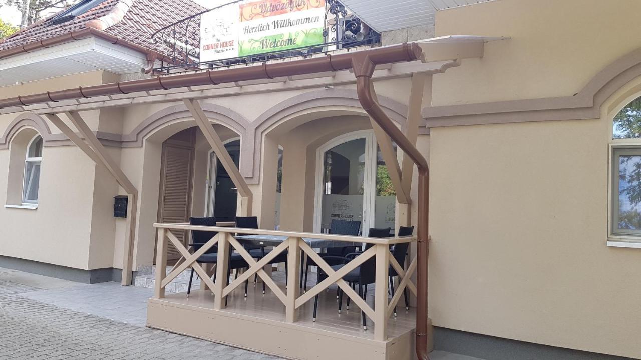 The Corner House Panzio Hotel Tata Exterior foto